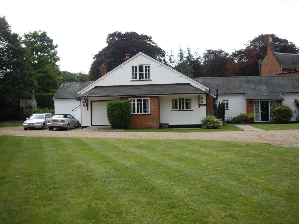 The Coach House 2*